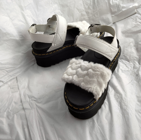 Dr. Martens Voss Quad Fluffy size 8L - Picture 10 of 16
